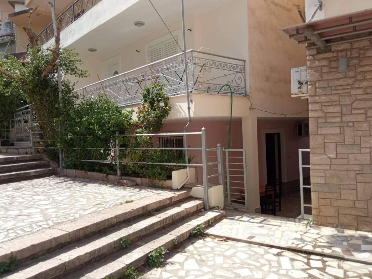 May Apartments Sarandë Esterno foto